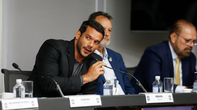 Samir Xaud, em assembleia na CBF