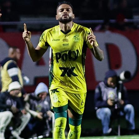 Reinaldo comemora gol marcado pelo Mirassol contra o São Paulo, pelo Brasileirão Reinaldo comemora gol marcado pelo Mirassol contra o São Paulo, pelo Brasileirão