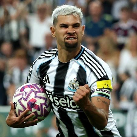 Bruno Guimarães comemora gol marcado pelo Newcastle contra o Liverpool no Campeonato Inglês Bruno Guimarães comemora gol marcado pelo Newcastle contra o Liverpool no Campeonato Inglês