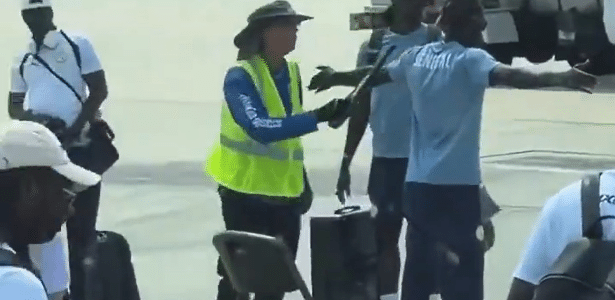 França x Senegal: Escalações e Onde Assistir - Polêmica da Revista em Aeroporto