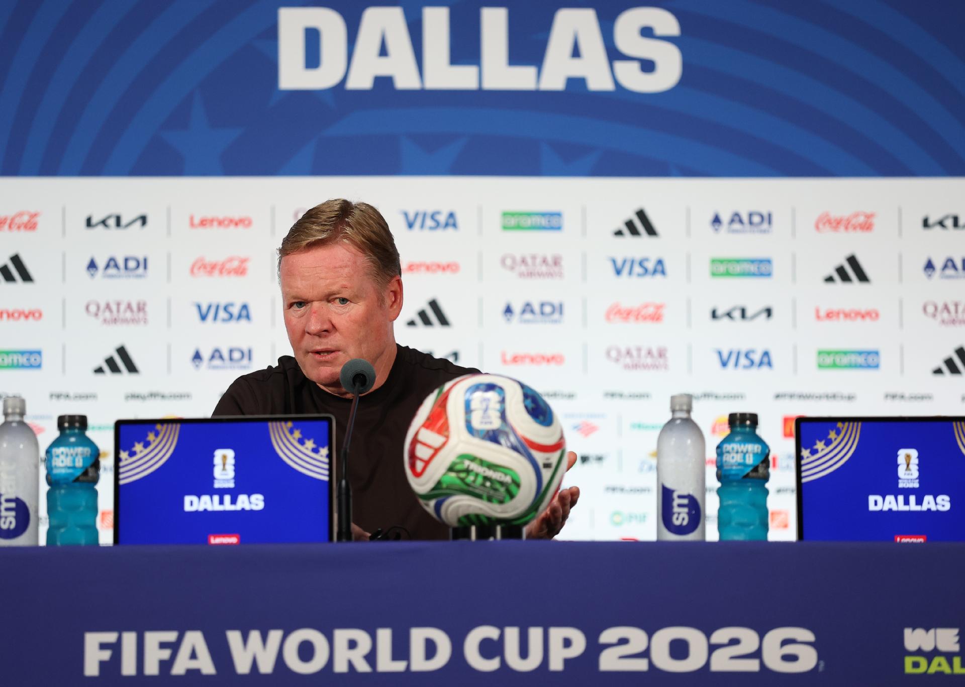 Ronald Koeman, técnico da Holanda - undefined