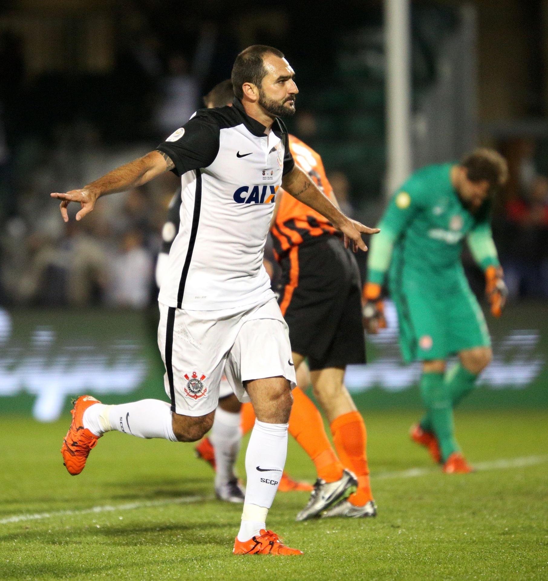 Danilo comemora o seu gol pelo Corinthians contra o Shakhtar pela Florida Cup - AFP / Gregg Newton