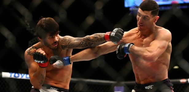 Segurança de Neymar na França, Taleb (dir.) venceu brasileiro Erick Silva no UFC - Mark J. Rebilas-USA Today/Reuters