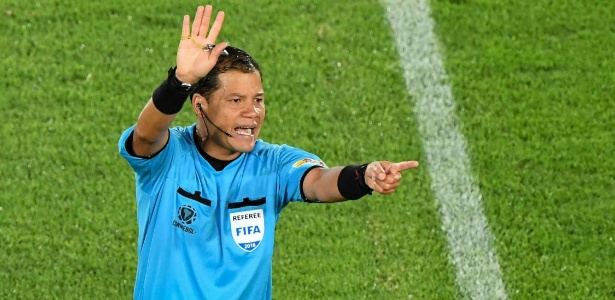Conmebol alega problema de saúde e muda árbitro de Flamengo x River Plate