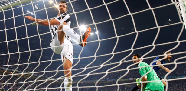 Barzagli lamenta o gol contra a favor da Inter de Milão - Stefano Rellandini/Reuters - Stefano Rellandini/Reuters