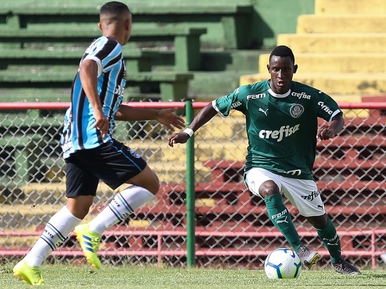 Com estreia em Derby, colombiano Angulo se torna o 113º estrangeiro a jogar  pelo Verdão – Palmeiras