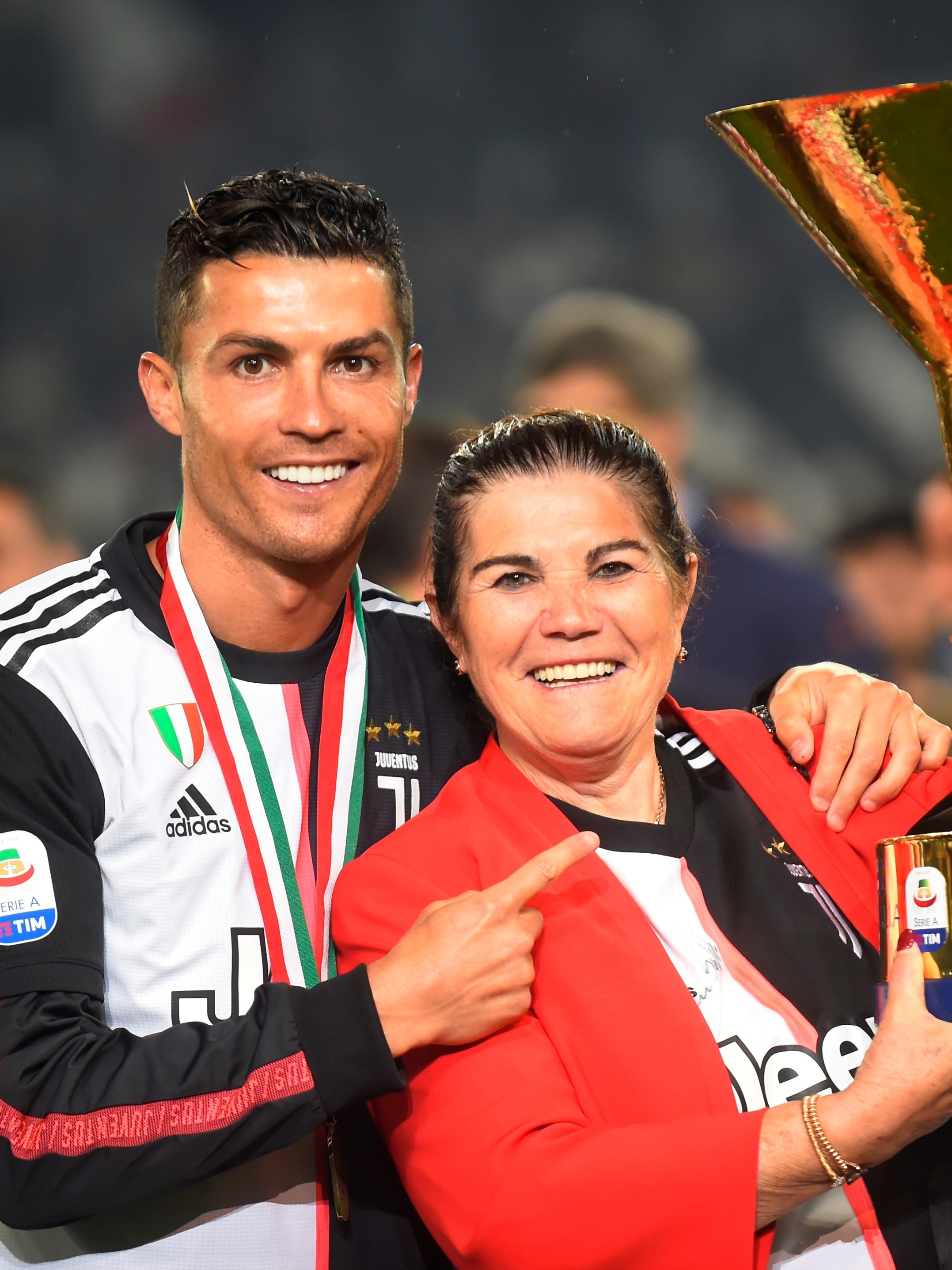 Mãe afirma que Cristiano Ronaldo agrediu seu filho após jogo