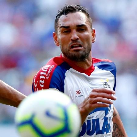 Gilberto, do Bahia, mostra a marca "Esquadrão" - Felipe Oliveira / EC Bahia