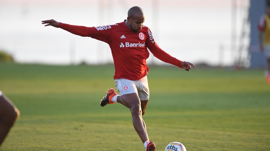 Patrick, do Internacional, deve ficar fora do confronto com o Grêmio - Ricardo Duarte/Internacional