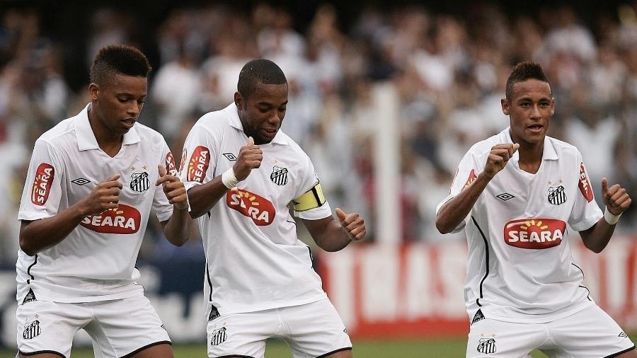 André, Robinho e Neymar comemoram e dançam pelo Santos de 2010 - Santos FC