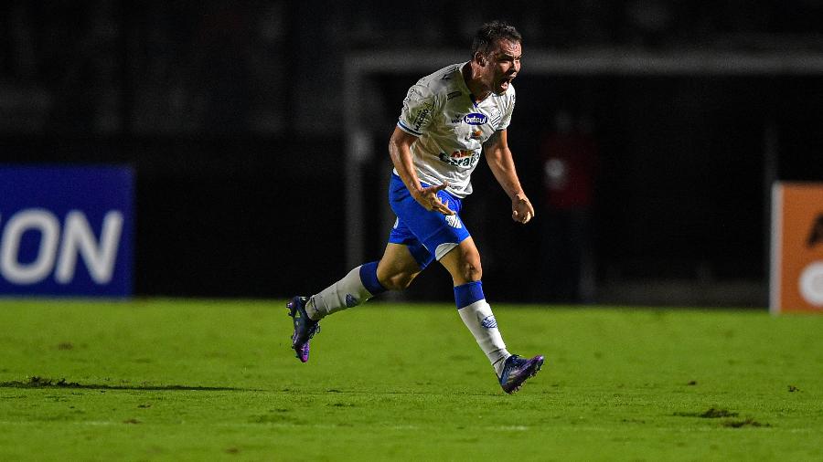Renato Cajá comemora gol do CSA contra o Vasco pela Série B - Thiago Ribeiro/AGIF