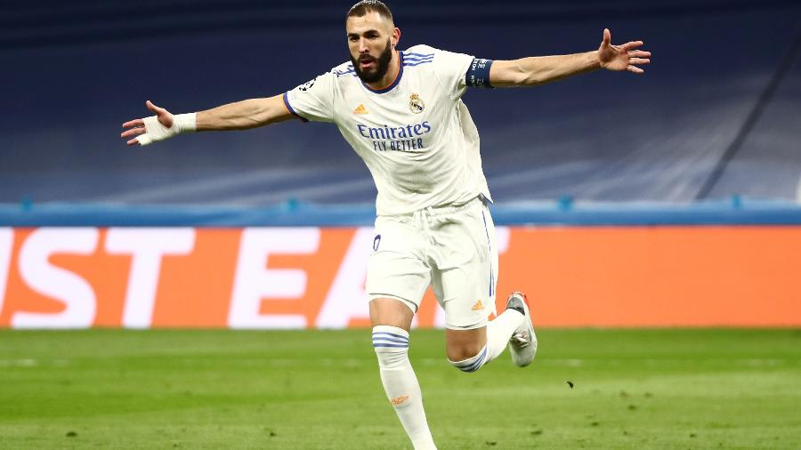 Benzema comemora gol do Real Madrid contra o Shakhtar na Liga dos Campeões - REUTERS