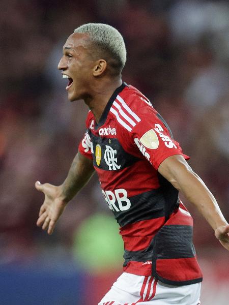 Lateral direito Wesley ficará à disposição do Flamengo para o duelo com o São Paulo
