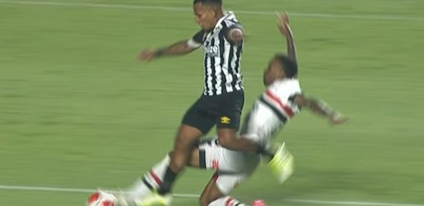 Análise de ex-árbitros sobre a precisão de Edina no clássico: pênalti e gol.