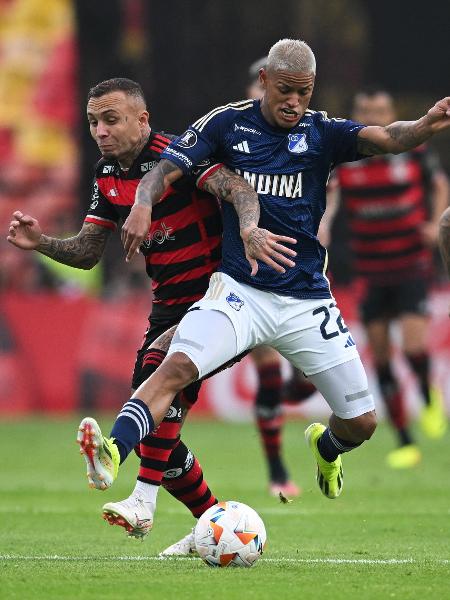 Everton Cebolinha, do Flamengo, no jogo contra o Millonarios, pela Libertadores