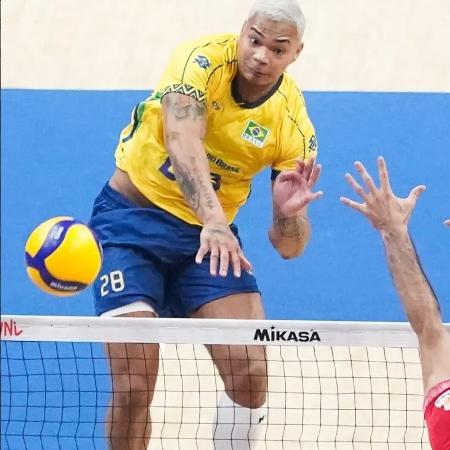 Darlan durante duelo do Brasil com o Irã na Liga das Nações Darlan durante duelo do Brasil com o Irã na Liga das Nações
