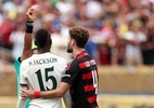 Atacante do Chelsea expulso contra Fla se desculpa: 'Vou crescer'