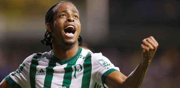 Keno comemora após marcar pelo Palmeiras contra o Boca na Bombonera - Martin Acosta/Reuters