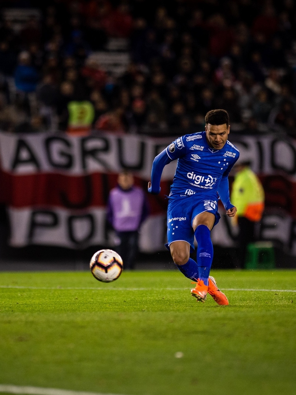 Jogadores minimizam sufoco e exaltam luta do Cruzeiro em empate