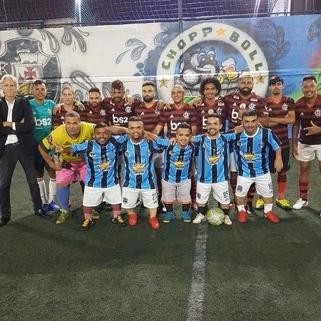 Time de sósias do Flamengo venceu uma equipe de anões com camisa do Grêmio  - Reprodução/Twitter