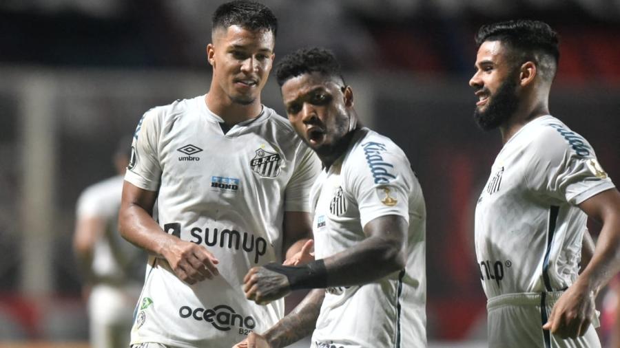 Marinho comemora seu gol pelo Santos na partida contra o San Lorenzo, na Libertadores - Divulgação/Santos FC