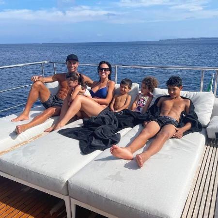 Cristiano Ronaldo curte férias em família - Reprodução/Instagram