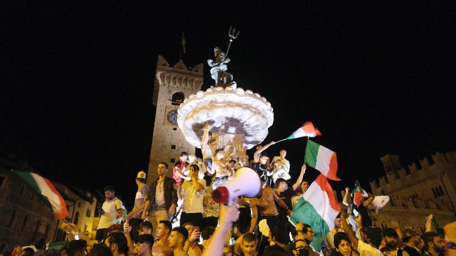 Italianos fazem festa em Trento após título da Eurocopa - Alessio Coser/Getty Images