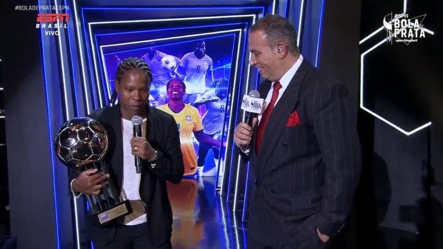 Formiga foi homenageada com a Bola de Ouro em cerimônia da ESPN - Reprodução/ESPN