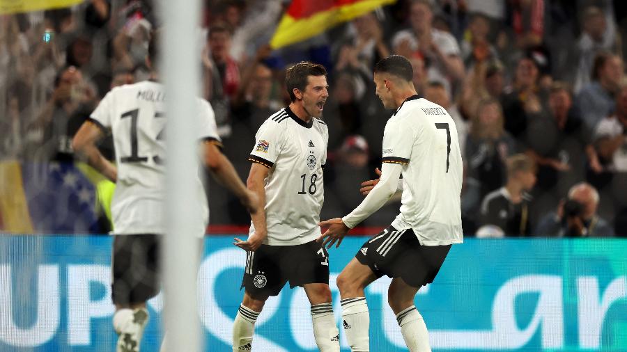 Jogadores da Alemanha comemoram gol de Hofmann contra a Inglaterra na Liga das Nações - Reuters/Lee Smith