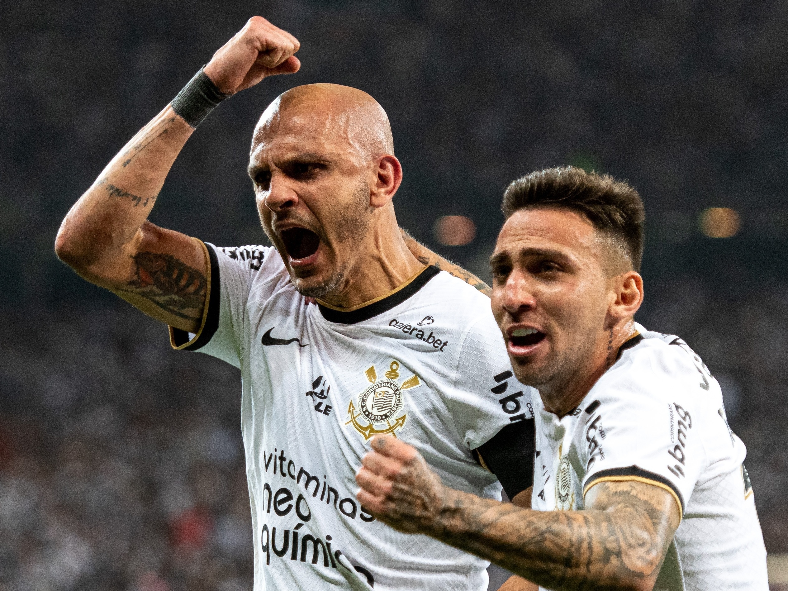 Corinthians sai atrás após gol-relâmpago e busca empate com a