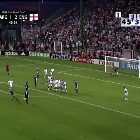 Argentina já fez gol a partir de falta ensaiada, em jogo da Copa do Mundo de 1998, contra a Inglaterra - Reprodução/Twitter