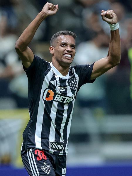 Pedrinho pode permanecer no Atlético até o final do ano