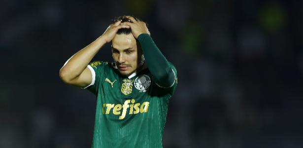 Problema: Veiga não estreia no Brasileirão e gera preocupação adicional para Abel