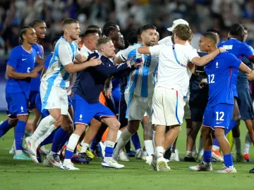 Cretinos da seleção estimularam França no futebol, diz Juca Kfouri