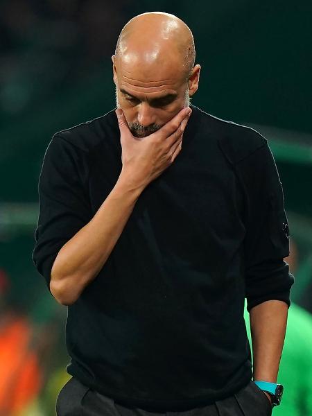 Pep Guardiola se lamenta durante goleada aplicada pelo Sporting, pela Champions