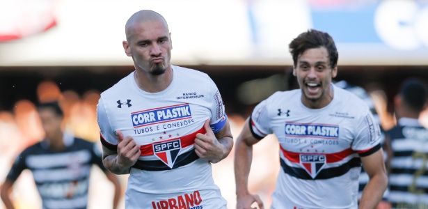 Maicon comemora gol do São Paulo contra o Corinthians, no Morumbi - Marcello Zambrana / AGIF - Marcello Zambrana / AGIF