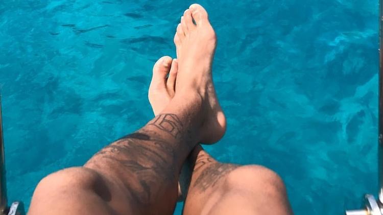 Neymar na praia - Reprodução - Reprodução
