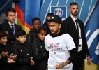 Neymar vai ao Parque dos Príncipes acompanhar despedida de Thiago Motta - FRANCK FIFE/AFP PHOTO