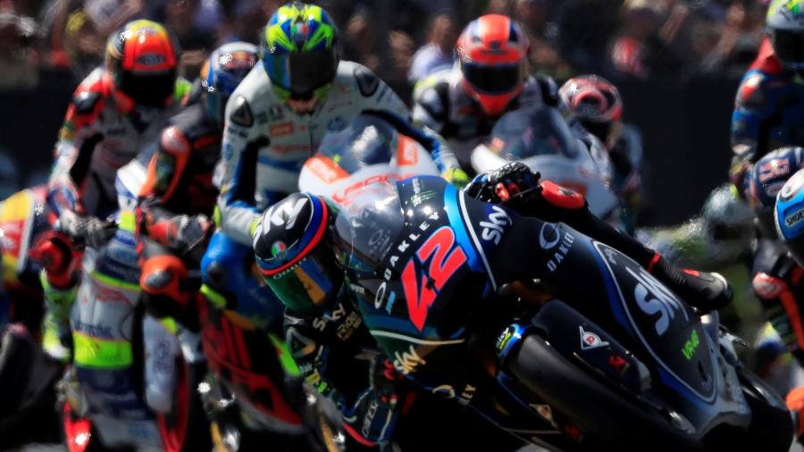 Francesco Bagnaia puxa vila durante etapa de LeMans da MotoGP - Gonzalo Fuentes/Reuters