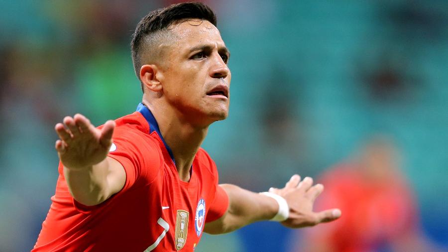 Alexis Sánchez comemora gol na partida entre Chile e Equador - Rodolfo Buhrer/Reuters