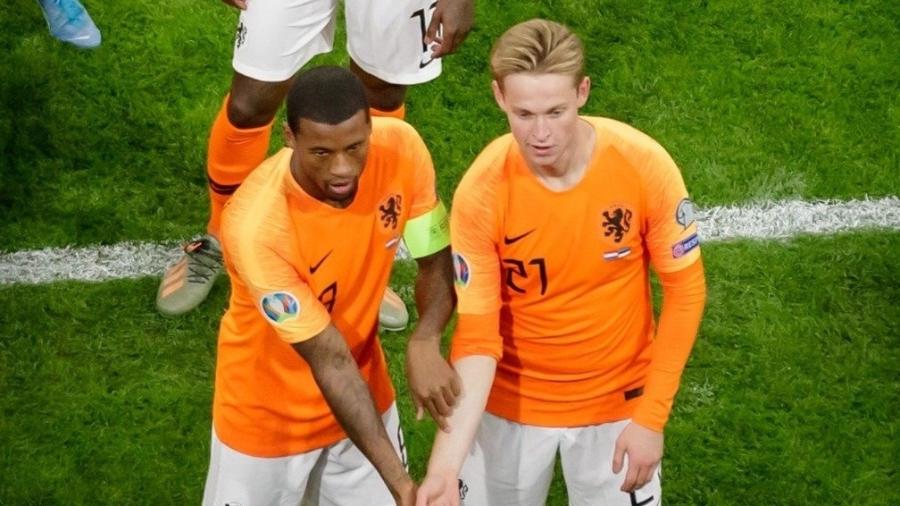 Wijnaldum comemora gol ao lado de De Jong com manifestação contra o racismo - Reprodução/Twitter