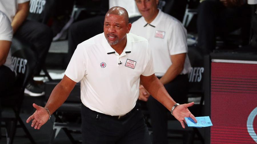 Treinador Doc Rivers no comando do Los Angeles Clippers - Pool/Getty Images