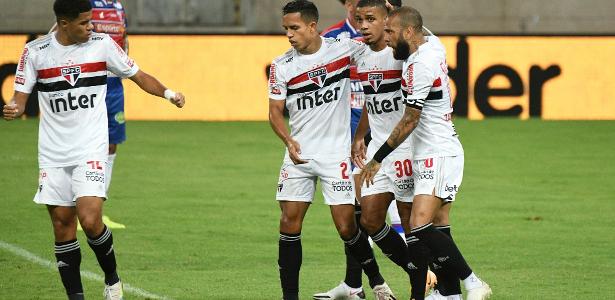 Futebol Nas Telas Spfc X Gremio Flu Santos Os Jogos De Hoje E Onde Assistir Spiai Com Seu Portal De Noticias Agora