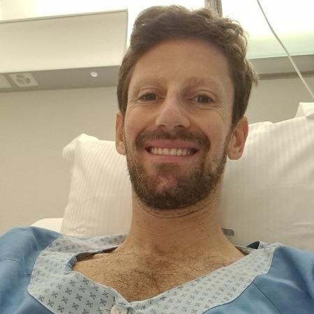 Grosjean passa por cirurgia no polegar e tranquiliza fãs: "Deu tudo certo" - Reprodução/Twitter