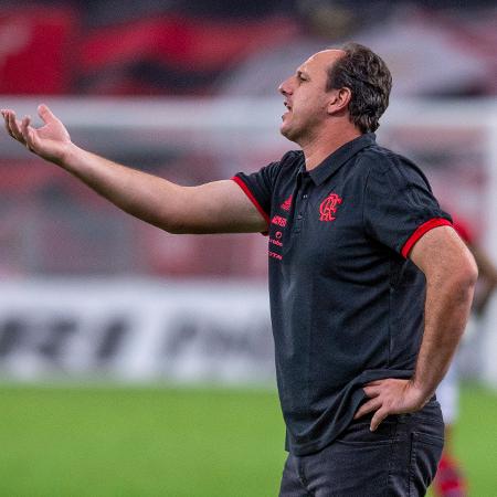 Rogério Ceni orienta time do Flamengo - Marcelo Cortes/Flamengo