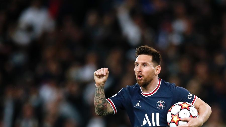 Messi atualmente defende as cores do Paris Saint-Germain - REUTERS