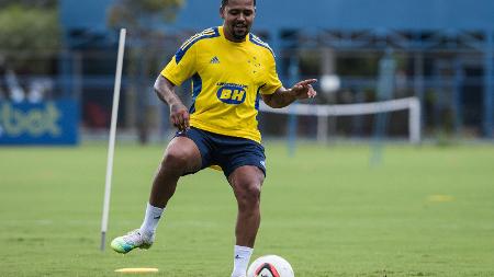 Recuperado de doping por cocaína, Diogo Vitor muda rotina e busca time