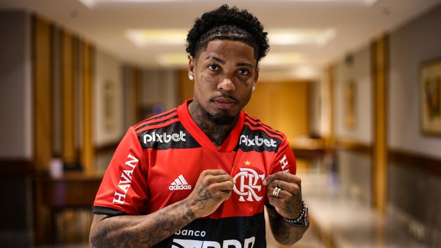 O atacante Marinho, ex-Santos, veste pela primeira vez a camisa do Flamengo - Gilvan de Souza/Flamengo