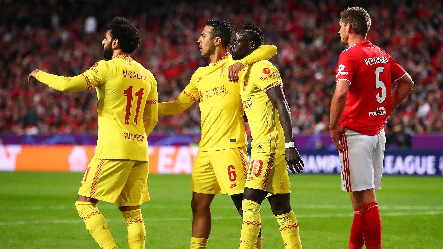 Mané comemora gol do Liverpool contra o Benfica pela ida das quartas de final da Liga dos Campeões - Chris Brunskill/Fantasista/Getty Images