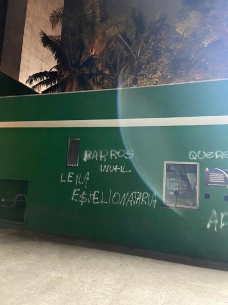 Muros do Allianz Parque amanheceram pichados por torcedores do Palmeiras